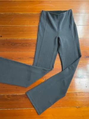 Lululemon Ribbed Softstreme Flare Leg Pants in Black Sz 4 🧡🎀 thumbnail 4