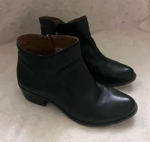 Lucky brand Black Leather Ankle Boots NWOT size 7 thumbnail 1