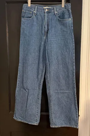 Levi’s High-Waisted Straight Jeans thumbnail 2