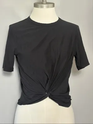 lululemon Size 4 Crescent T-Shirt Black Short-Sleeve Knot Tee thumbnail 2
