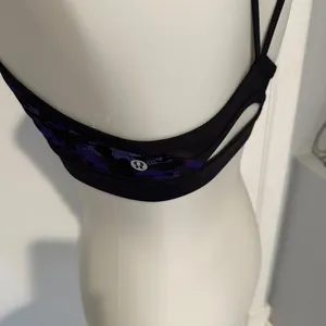 Lululemon Rise and Run Bra -‎ Size 6 - No Tag Size/Yes Size Dot. thumbnail 7
