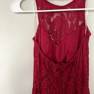 Lulu's vintage red lace dress bright‎ deep long train halter neckline size small thumbnail 4