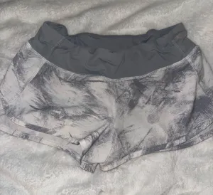 Lululemon Speed Up Shorts 2.5" thumbnail 1