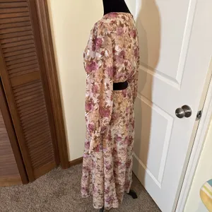 En Saison lissandra pink floral print cutout long sleeve midi dress Size M NWT thumbnail 4