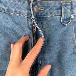 Y2K Baggy Large 34 Jeans Wide Leg High Waisted Blue Medium Wash Grunge Punk 90s thumbnail 4