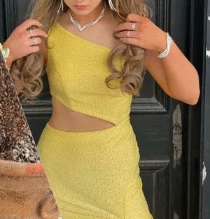 Sherri Hill Pastel yellow One Shoulder Prom Dress thumbnail 2