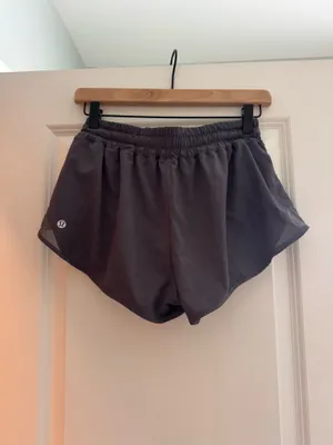 Hottie Hot Lululemon Shorts 2.5" Low-Rise thumbnail 2
