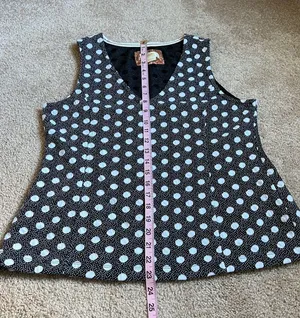 Anthropologie Black Jacquard Polka Dot V Neck Sophisticated Tank. Size L thumbnail 5