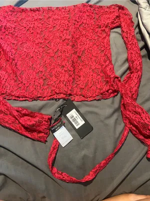 NWT white fox it’s a love story lace top in berry OS thumbnail 13