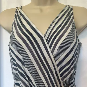 Women’s American Eagle 🦅 Outfitters Nautical Striped Open Back Romper Sz Medium thumbnail 2