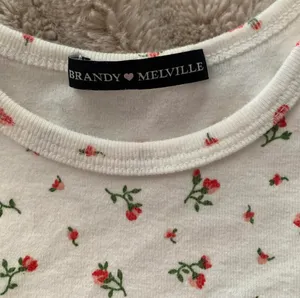 Brandy Melville Ashlyn Rose Top thumbnail 3