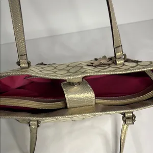 Nine West Cream and Pink Totes Elegant and Spacious thumbnail 8