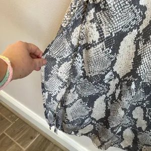 H&M Snake Print‎ Gray and Cream Satin Midi Slip Spaghetti Strap Dress Sz S thumbnail 3