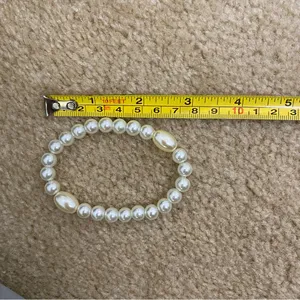 Vintage Faux Pearl Bracelet thumbnail 4