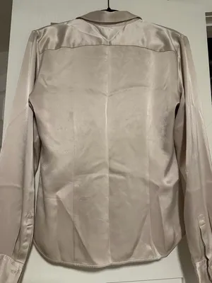 Babaton Women’s Long-Sleeve Satin Button-Up Shirt — Light Cream thumbnail 4