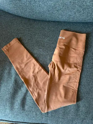 Alphalete Amplify Leggings thumbnail 1