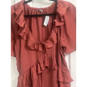 NWT Old Navy Women’s Medium Rust Red Ruffle Tiered Dress thumbnail 2