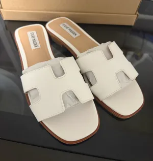 Steve Madden Sandals thumbnail 1