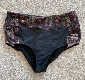 Billabong Rash Guard and Swimsuit Bottoms thumbnail 4