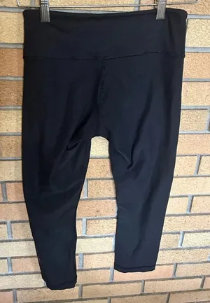Lululemon Solid Black Straight Leggings Tights Cropped Women’s Size 4 thumbnail 1