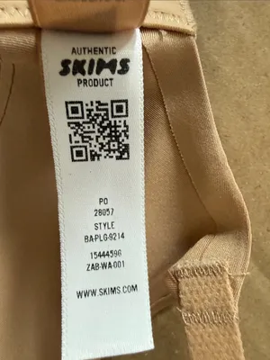 SKIMS Ultimate Push-Up Plunge Bra - Clay 30A thumbnail 8