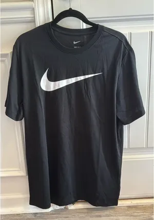 Men’s Nike Dri-Fit T-Shirt thumbnail 1