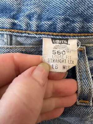 Vintage Levi's 560 Comfort Fit Loose Blue Denim Jeans Straight Leg Y2K 16 thumbnail 4
