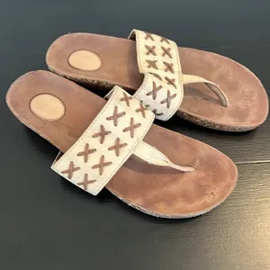 OluKai Womens Tan Leather Cross Stitch Thong‎ Wedge Sandals Size 7 thumbnail 4