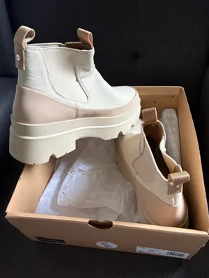 Ugg boots thumbnail 7