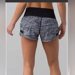 Lululemon Pace Perfect Short (3") Air Time White Black /Black 🍋 new without tags thumbnail 2