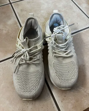 Amazon Women’s running shoes thumbnail 1