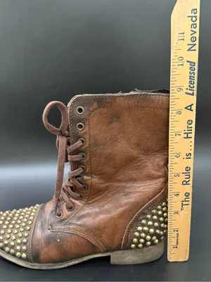 STEVE MADDEN “Tarnney” Distressed Brown Leather Studded Moto Boots Size 7.5M thumbnail 12