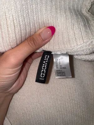 H&M Sweater thumbnail 2