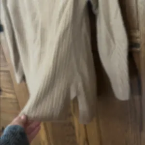 Soft Surroundings Scoop Neck Camel Color 100% Cashmere‎ Tunic Sweater large thumbnail 4