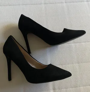 Black Heels Size 7.5 thumbnail 1