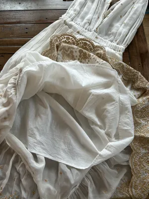 Guadalupe Johana White Gold Embroidered Dress S thumbnail 9