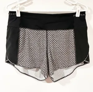 Lululemon Real Quick‎ Monochromic Black Printed Short Athletic Size 8 thumbnail 1