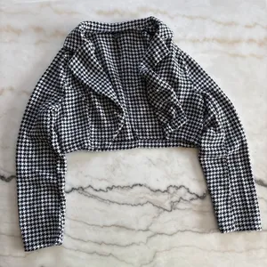 SHEIN Black White Houndstooth Skirt & Blazer Set Cropped Blazer Size: Large thumbnail 5