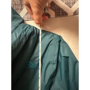 NWT The North Face Resolve 2 Hooded Jacket Woman's Deep Blue Teal Size Small thumbnail 7