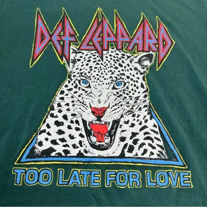 Daydreamer Def Leppard Women’s Size XS Green Short Sleeve T-Shirt‎ Shirt Top thumbnail 4