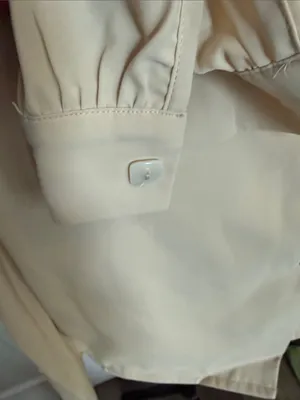 BloomChic Beige Button thumbnail 9