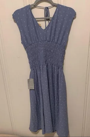 Blue & White Floral Print V Neck Cinched Short Sleeve Dress Size Medium NWT thumbnail 1