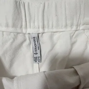 Stradivarius White High Waist Women's Shorts thumbnail 8