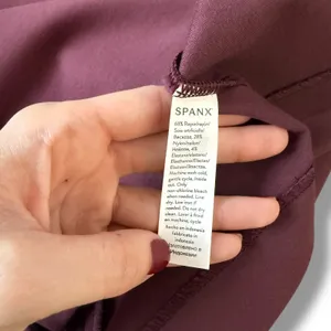 SPANX The Perfect Funnel Top Short Sleeve Blouse‎ Maroon Size S thumbnail 6