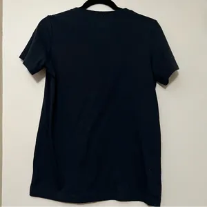 Under‎ Armour V-Neck Tee with textured logo Size Medium thumbnail 4
