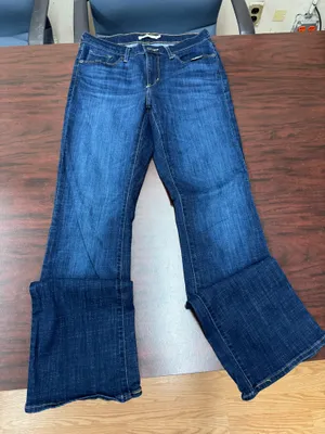 Levi’s Class Bootcut Dark Wash Jeans Size 6 thumbnail 1