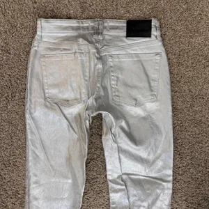 We The Free Oracle Metallic Low-Rise Slim Straight Jeans Women 27 Silver thumbnail 7