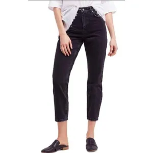 ✨WE THE FREE High Rise Mom Sz 24 Jeans✨ thumbnail 3