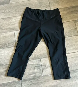 Nike dri fit capris thumbnail 1