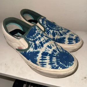 ComfyCush Vans thumbnail 1
